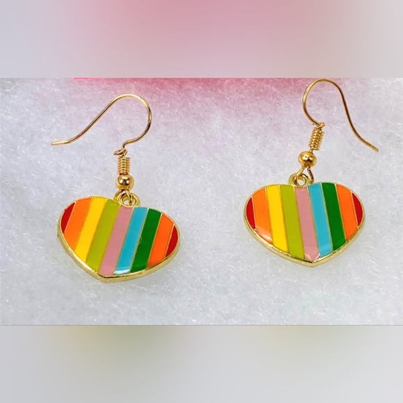 :RAINBOW HEARTS!" SUPER FUN RAINBOW HEART EARRINGS NEW! - Picture 6 of 7